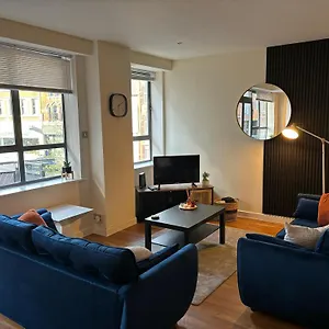 Modern 2 Bdr Flat In Centre With Free Parking Nottingham