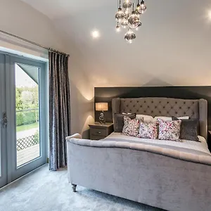 The Gamekeeper's Threshfield